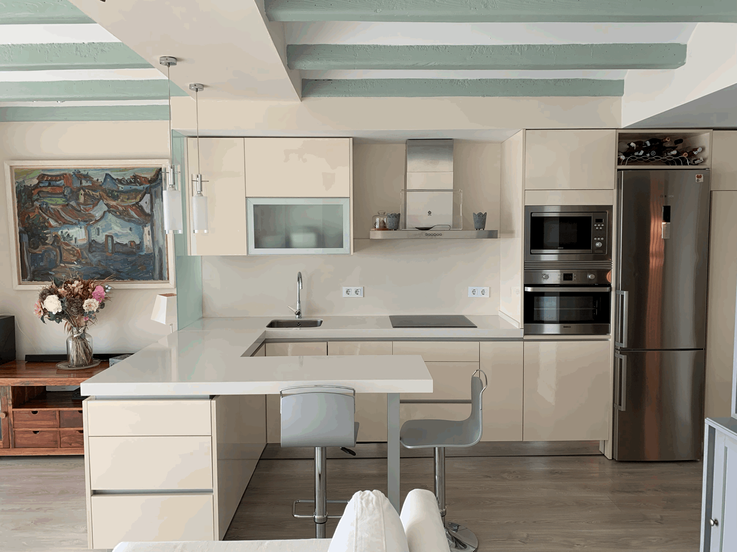 Hermosas vistas al mar y al Faro Carboneras desde este bonito apartamento en Alcaidesa