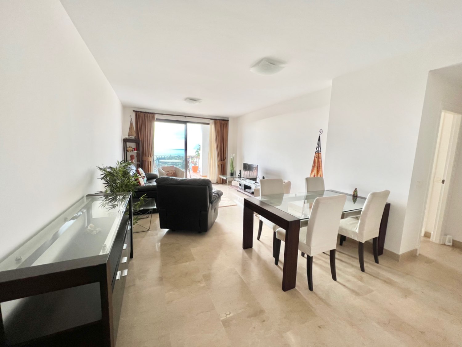 Bel appartement de deux chambres avec une vue imprenable sur la mer et Gibraltar
