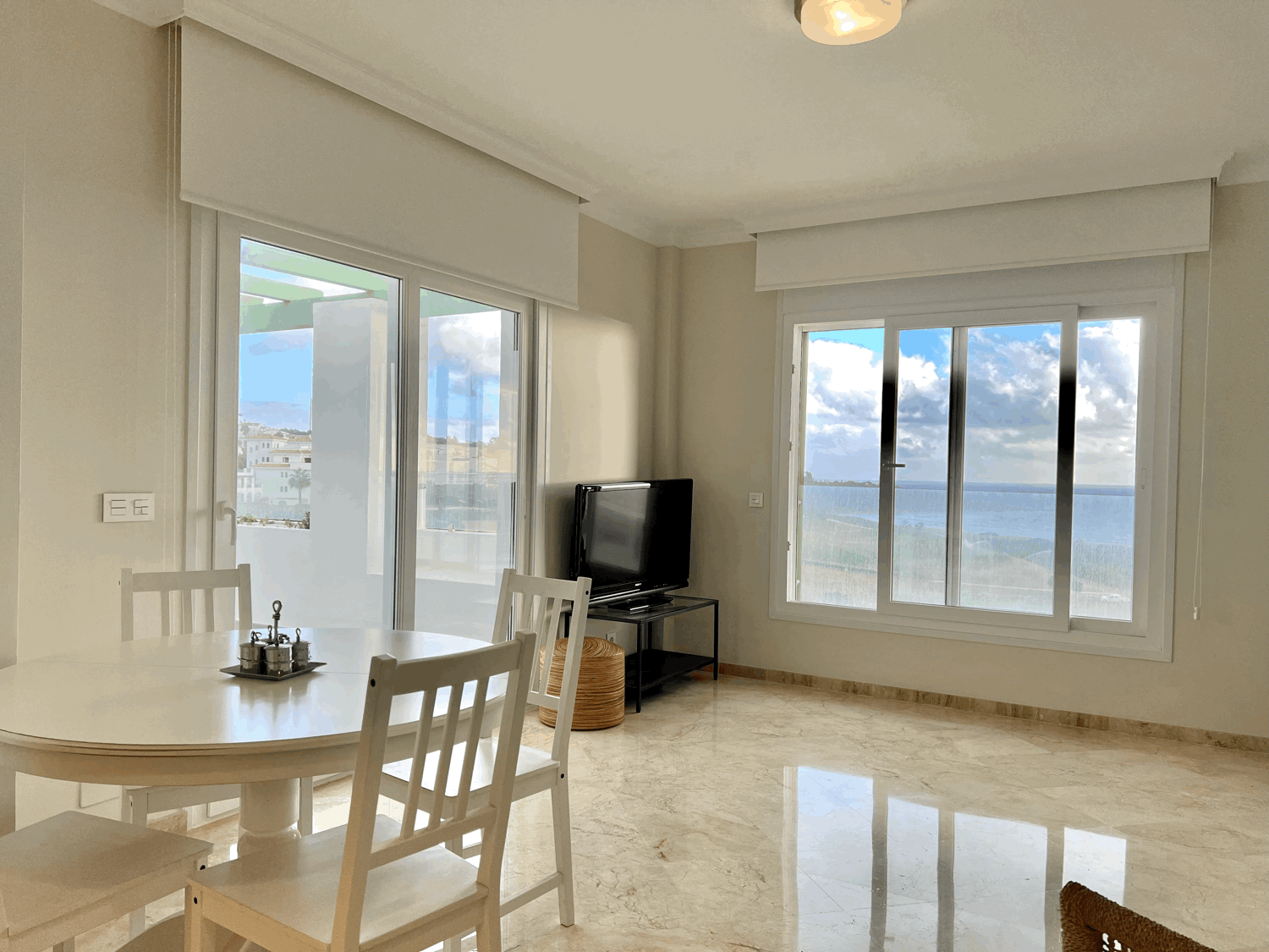 Penthouse spectaculaire avec des vues incroyables sur la première ligne de golf et de plage à Alcaidesa