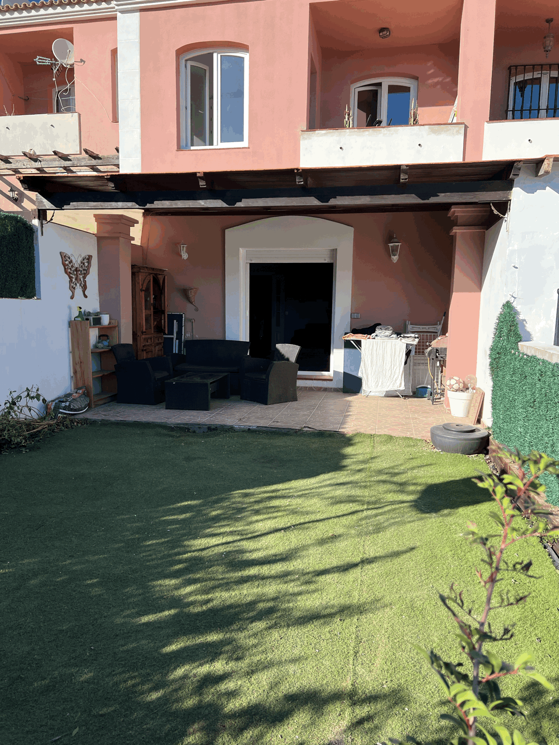 Charming townhouse with three bedroom garden in Alcaidesa a few meters from the beach