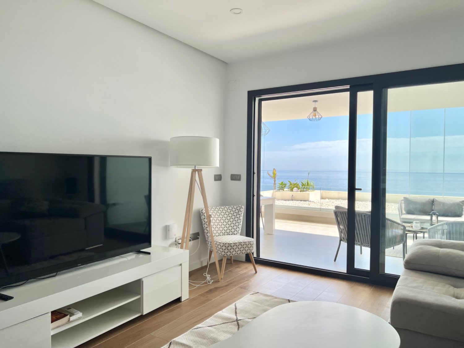 Beautiful ground floor with beautiful views of the sea and the Carboneras Lighthouse in Alcaidesa