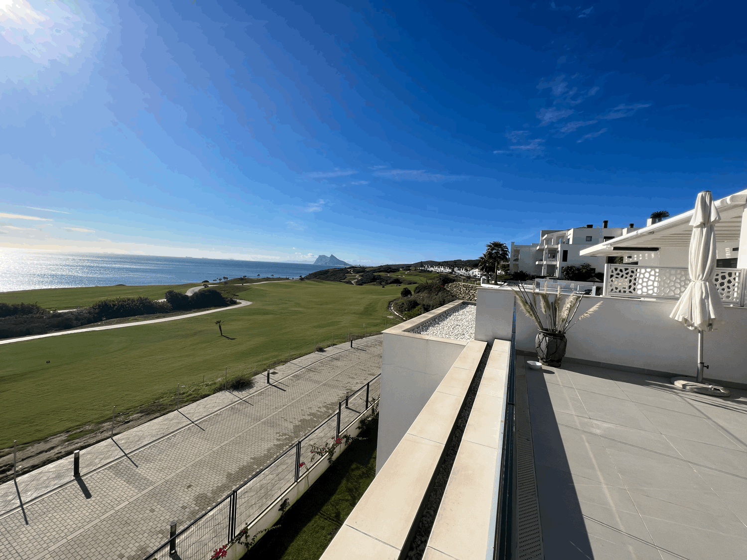 Spectacular penthouse with fabulous panoramic views of the sea, Gibraltar and Faro Carboneras