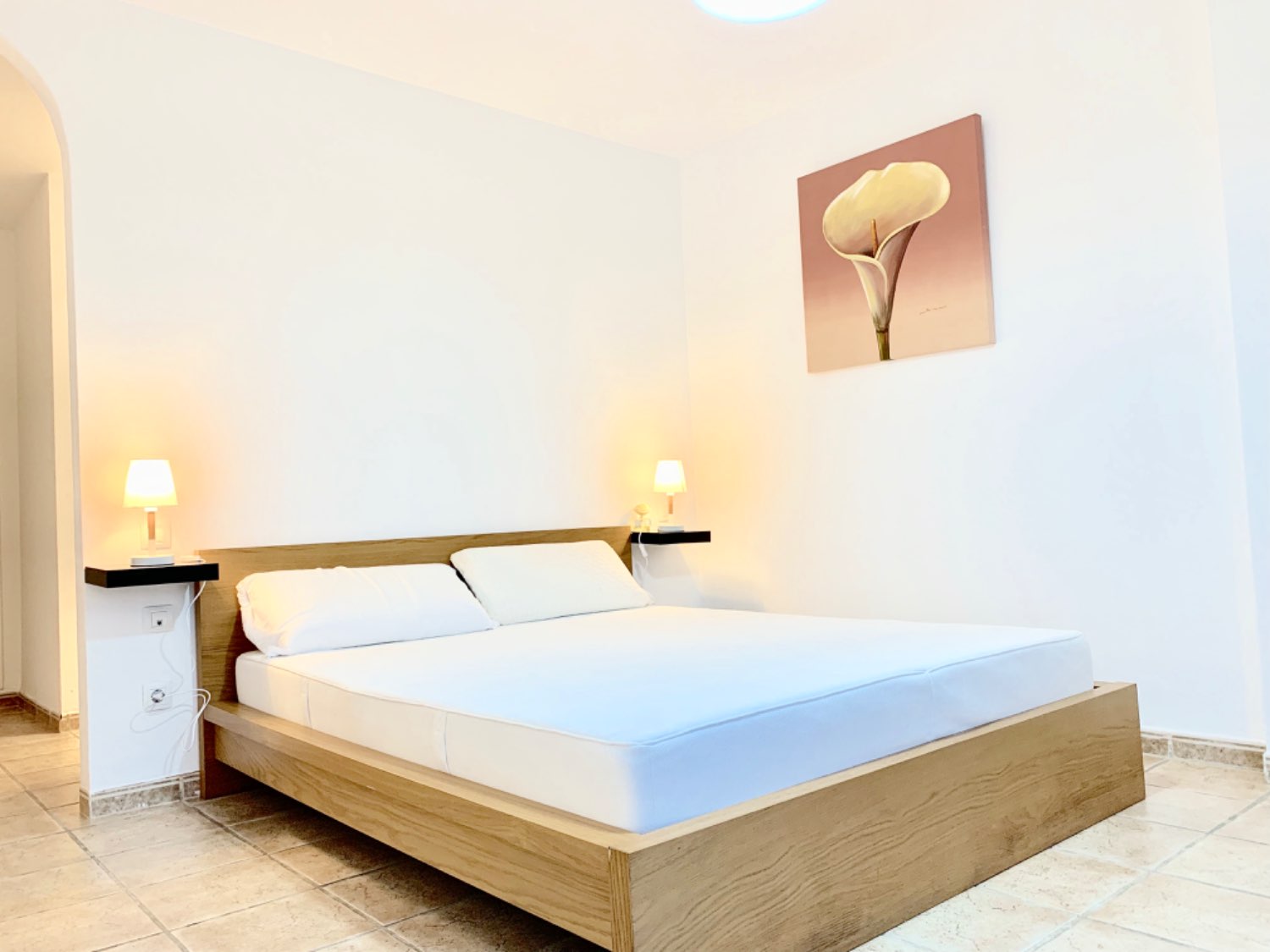 Espacioso apartamento de tres habitaciones con bonitas vistas al mar en Alcaidesa