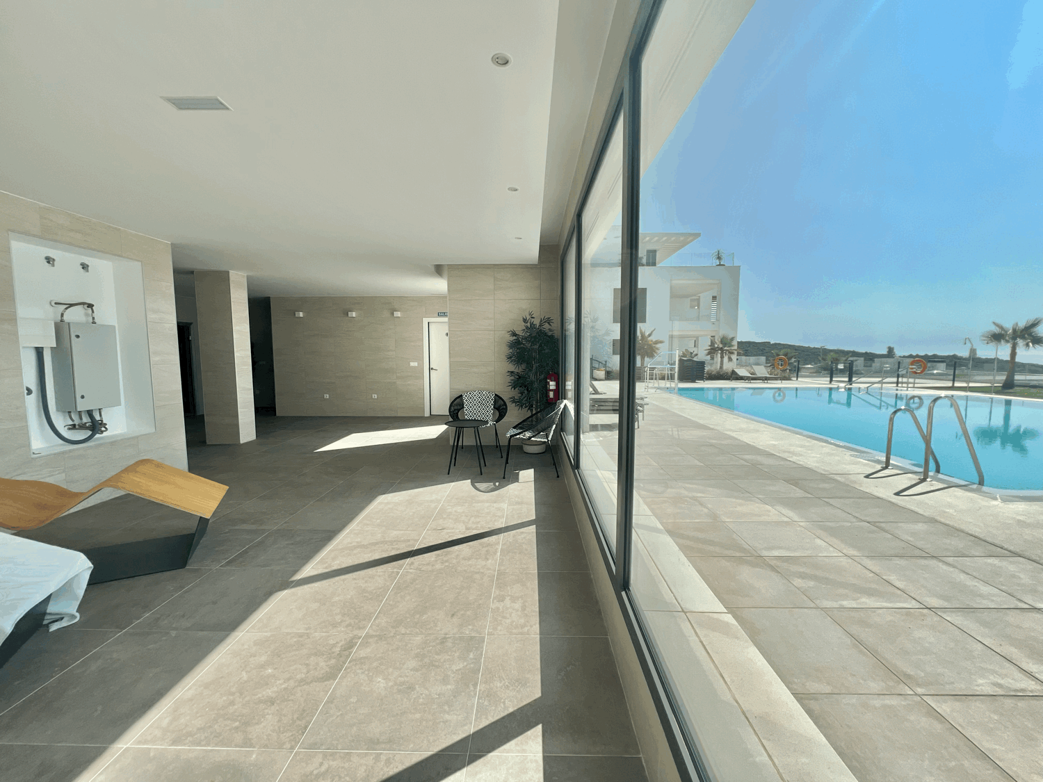 Exclusivo apartamento con jardín  en primera línea de golf y playa en Alcaidesa
