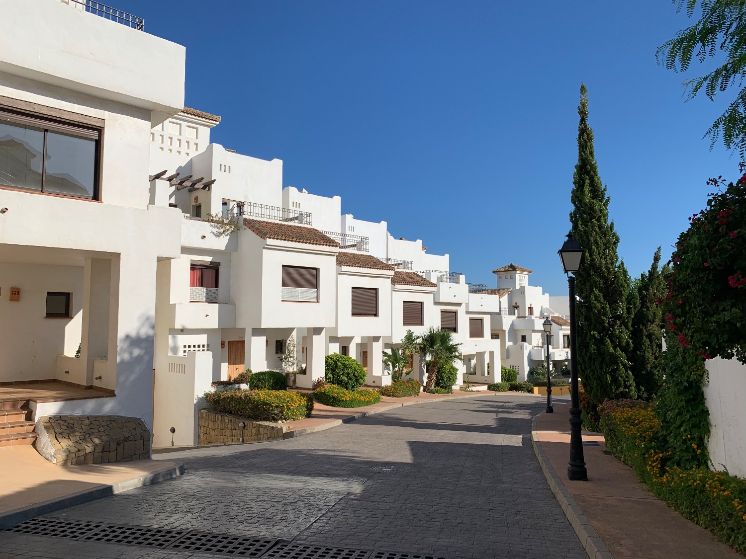 Beautiful four bedroom townhouse with beautiful sea views in Alcaidesa