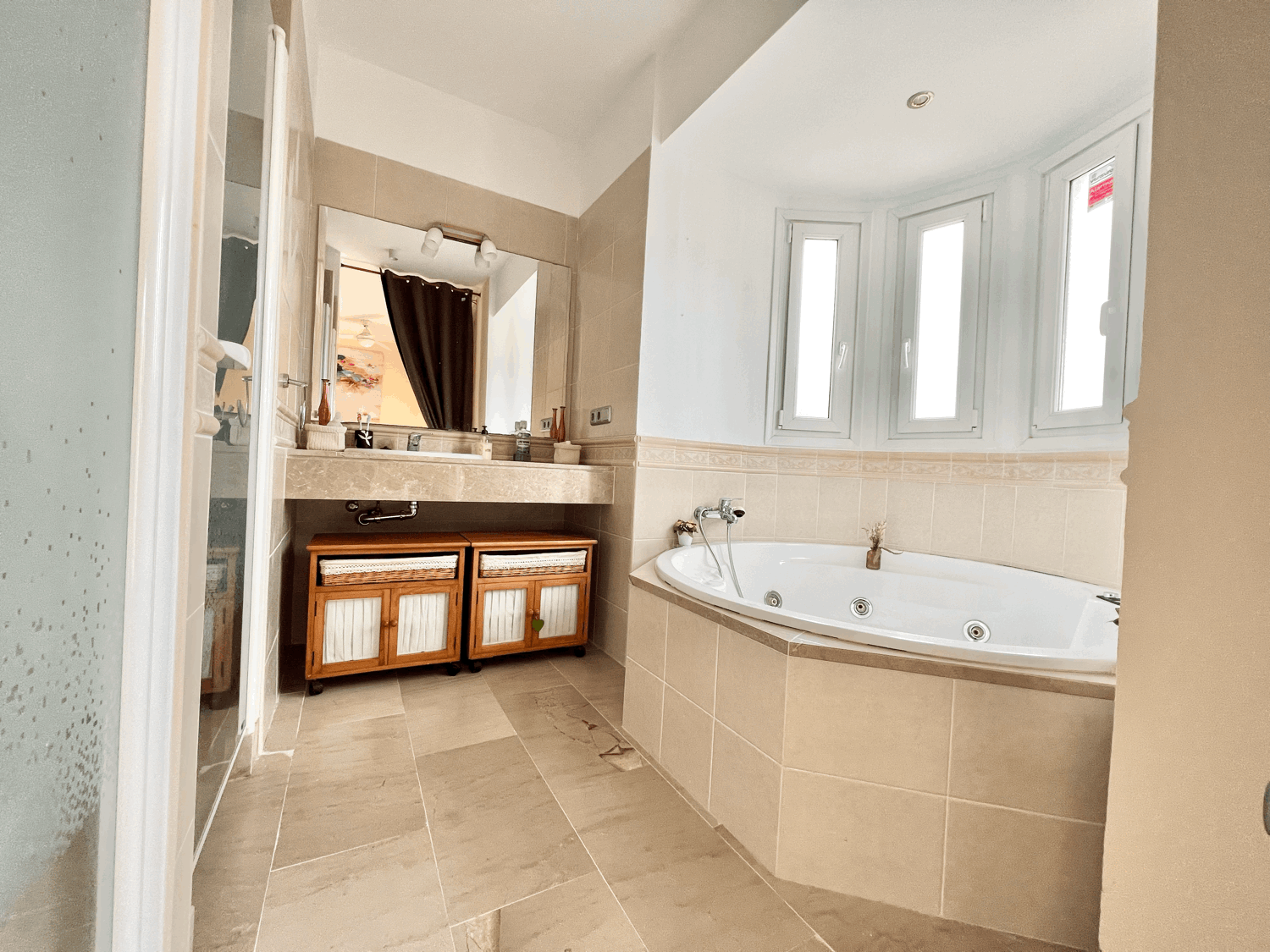 Charming townhouse with garden within walking distance of the beach in Alcaidesa
