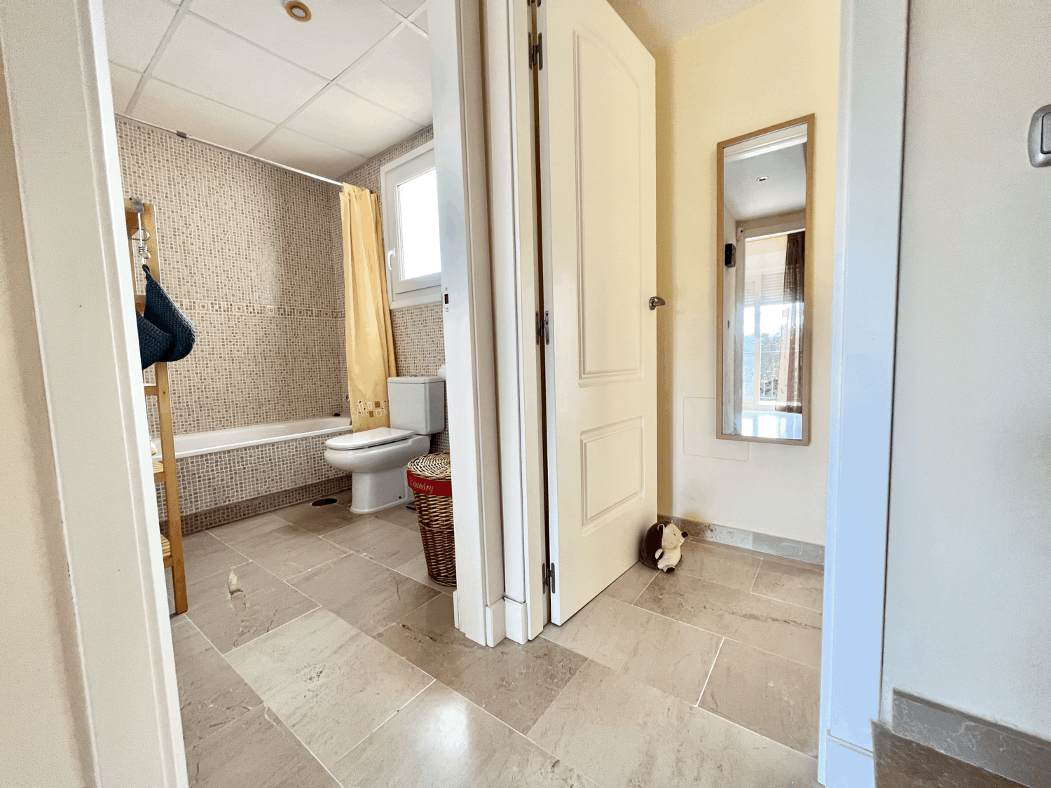Charming townhouse with garden within walking distance of the beach in Alcaidesa