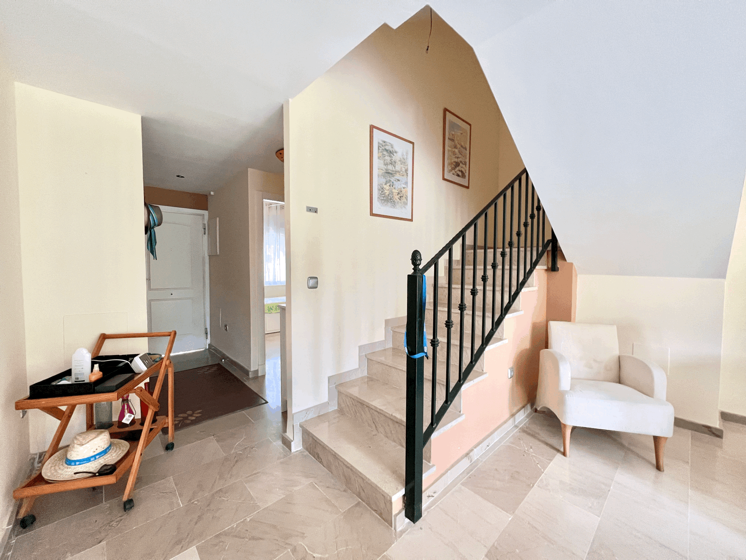 Charming townhouse with garden within walking distance of the beach in Alcaidesa