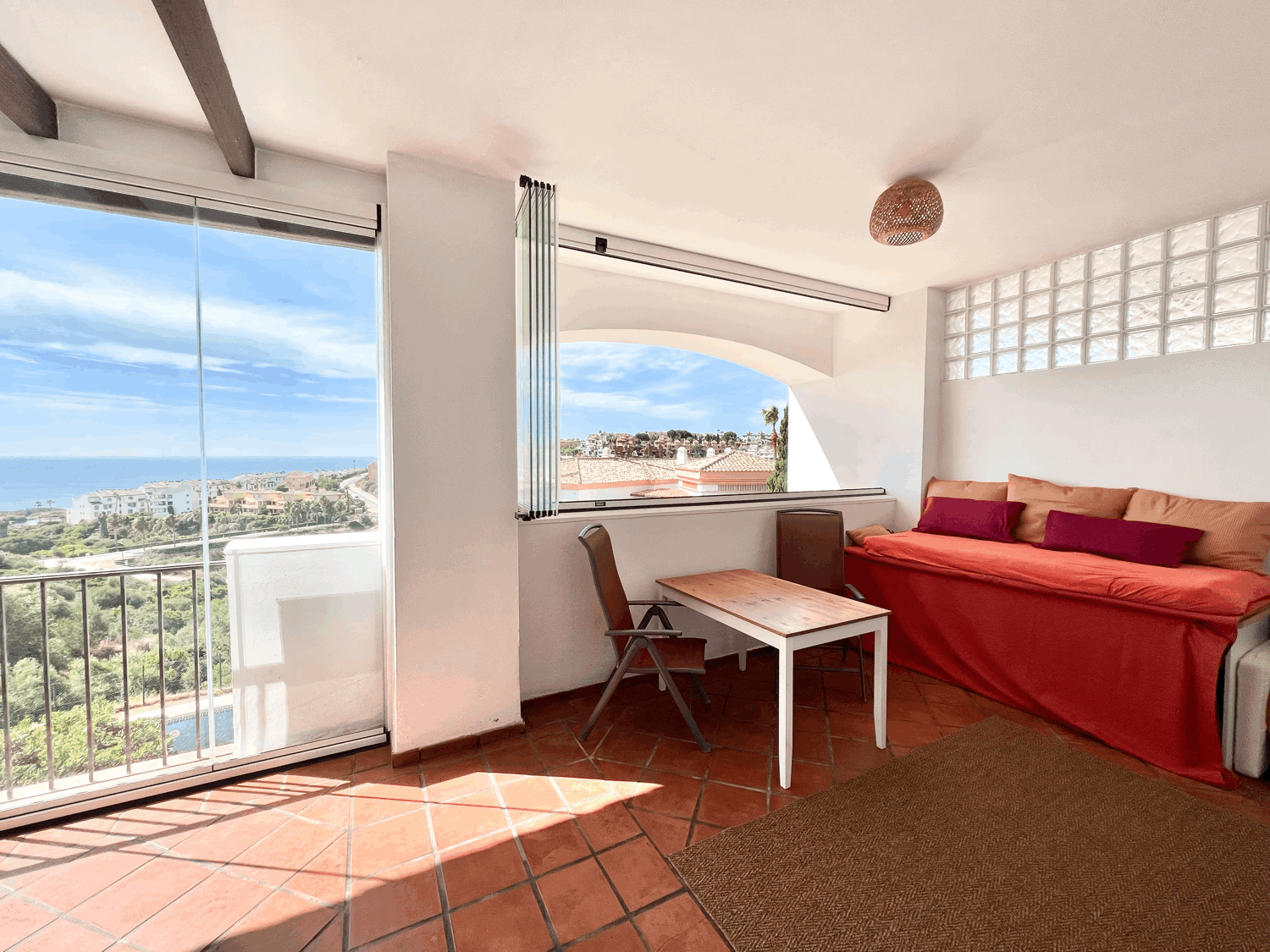 Charming two-bedroom apartment with  beautiful sea views