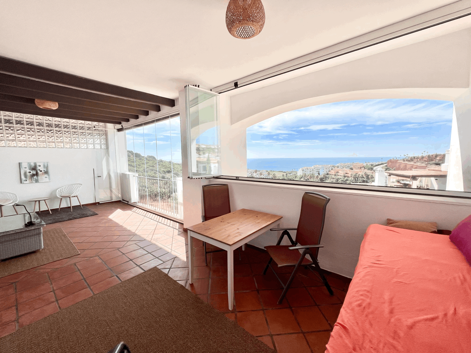 Charming two-bedroom apartment with  beautiful sea views