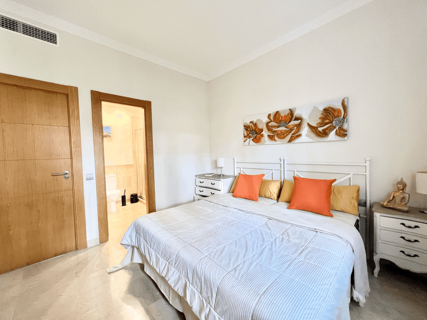 Charming two-bedroom apartment with  beautiful sea views