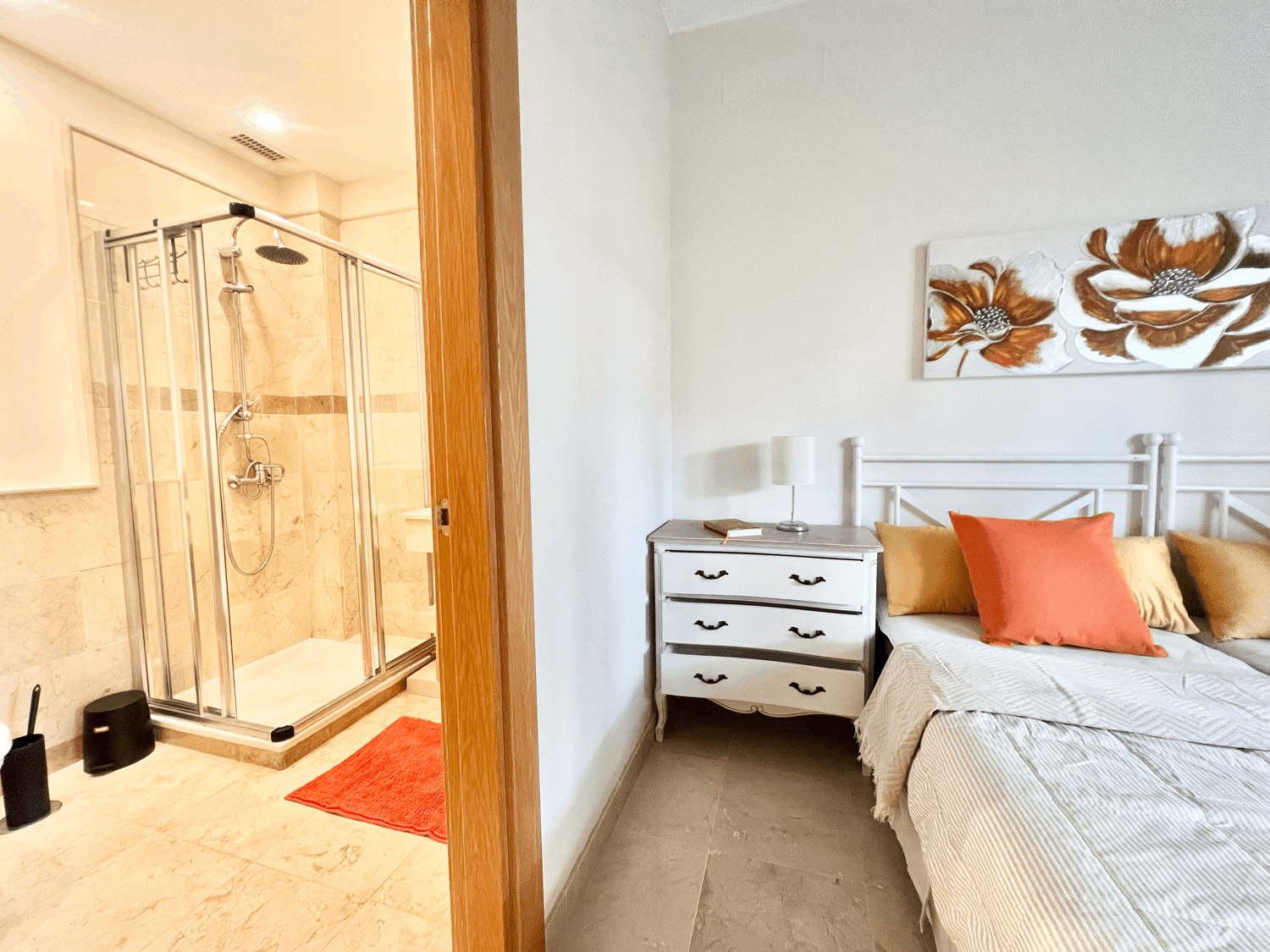 Charming two-bedroom apartment with  beautiful sea views