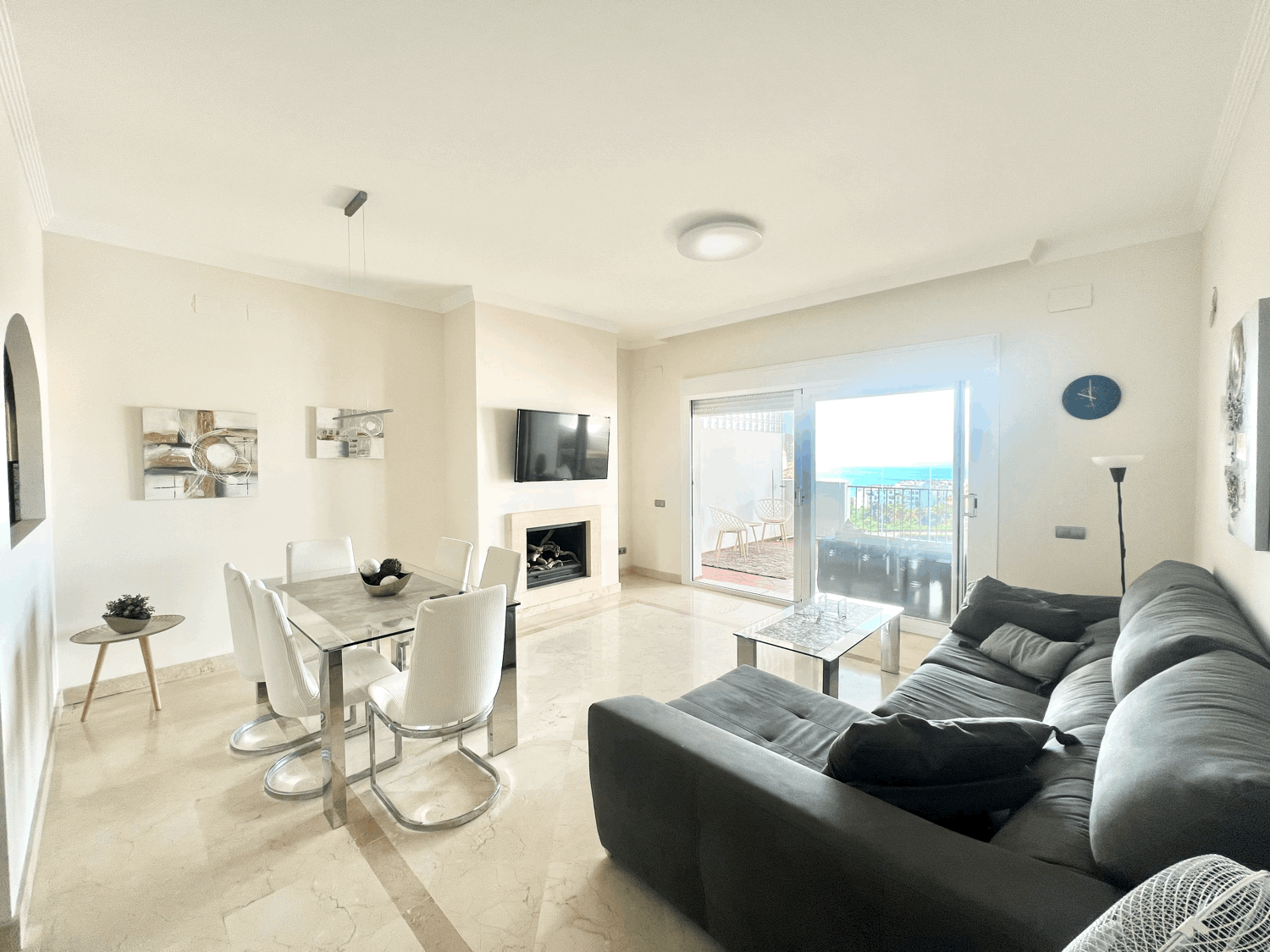 Charming two-bedroom apartment with  beautiful sea views