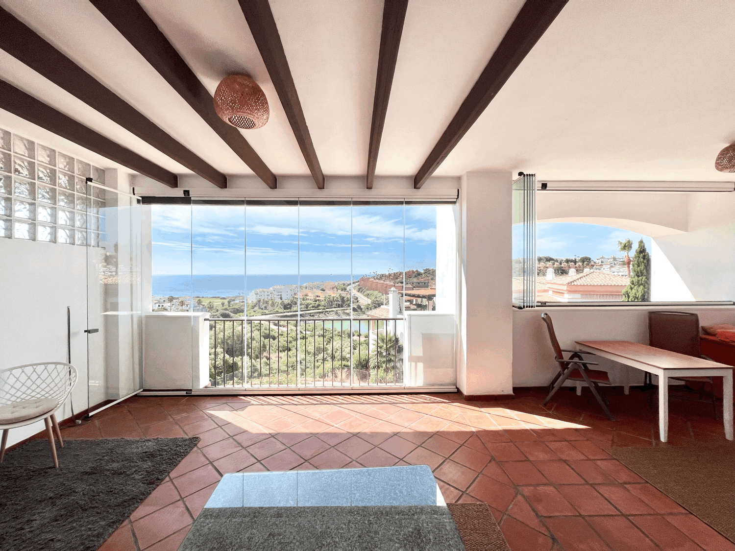 Charming two-bedroom apartment with  beautiful sea views