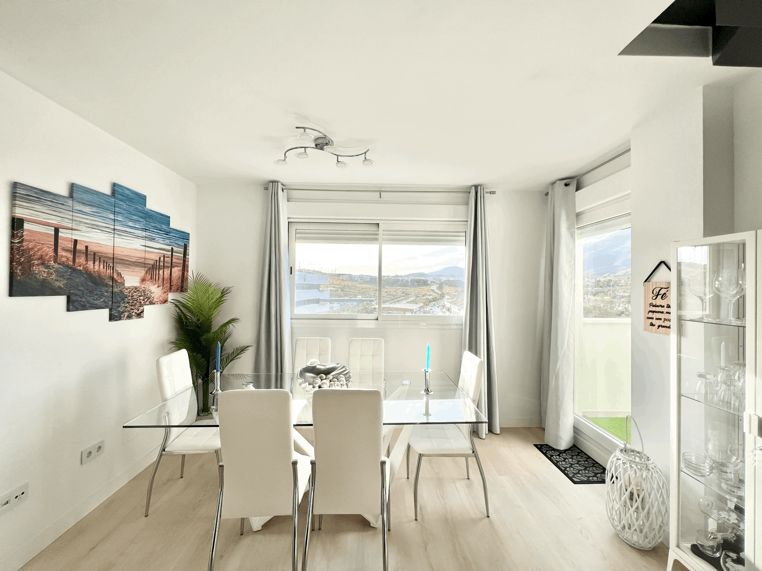 Beautiful three-bedroom penthouse in Estepona with parking space, storage room, and communal pool