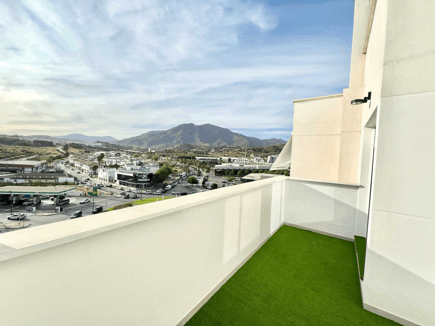 Beautiful three-bedroom penthouse in Estepona with parking space, storage room, and communal pool