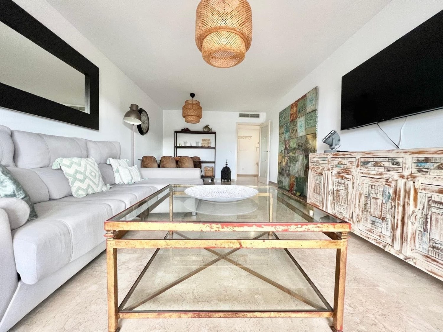 Splendid  three-bedroom apartment with stunning sea and golf views in Alcaidesa