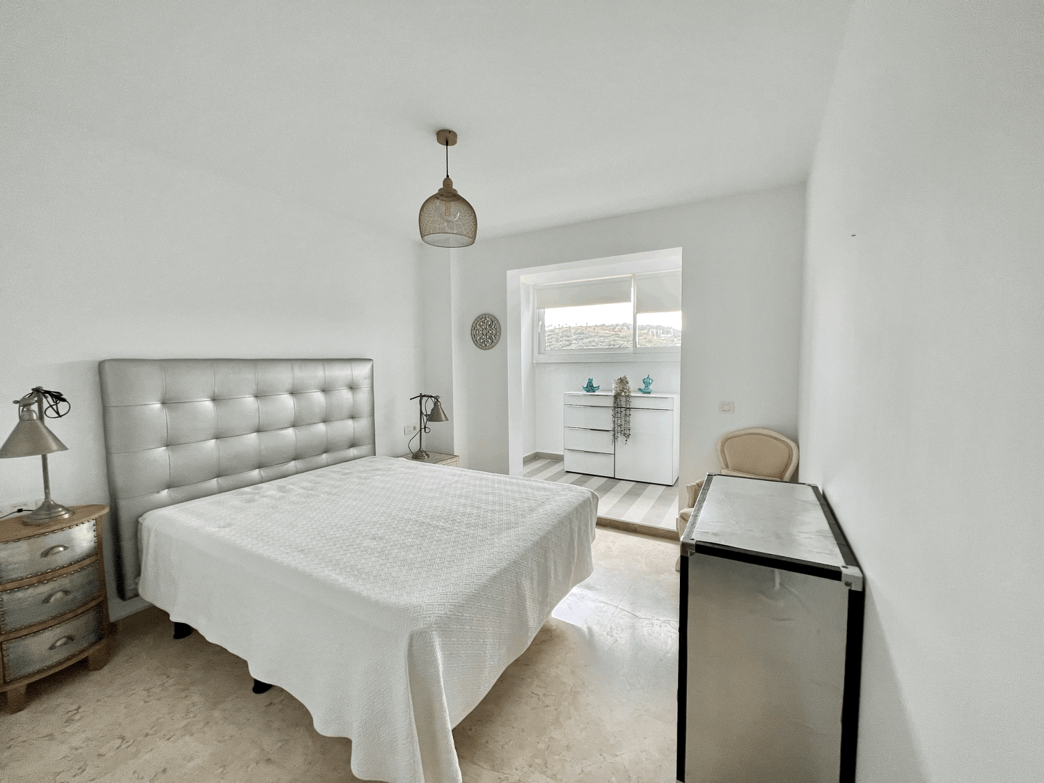 Splendid  three-bedroom apartment with stunning sea and golf views in Alcaidesa