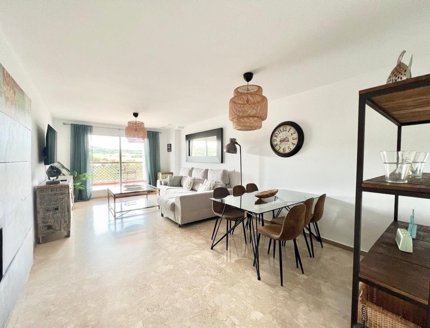 Splendid  three-bedroom apartment with stunning sea and golf views in Alcaidesa