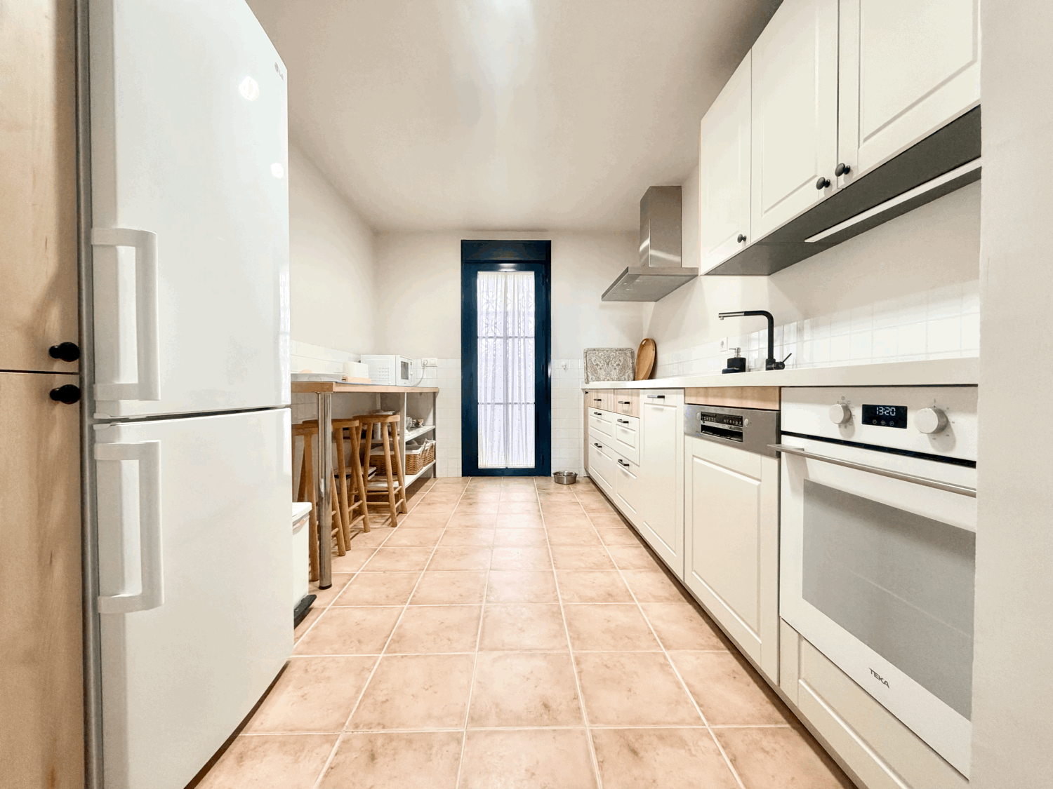 Hermoso piso bajo con jardín con vistas abiertas al mar en Alcaidesa