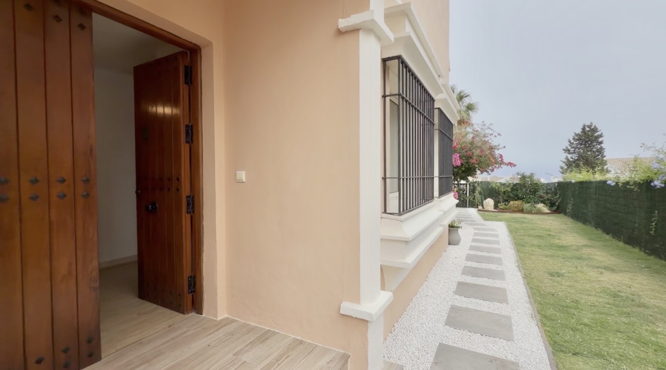 Chalet for sale in La Alcaidesa