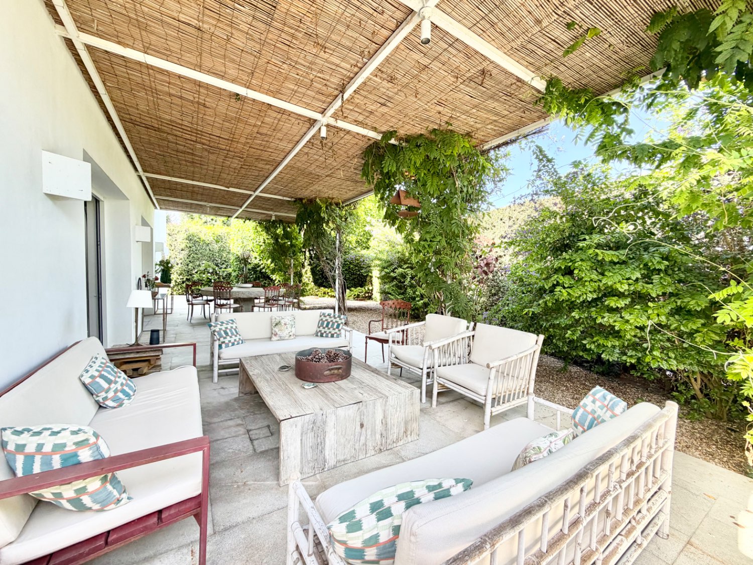 Espléndida casa bungalow junto al Real Club de Golf de Sotogrande con acceso inmediato a la playa