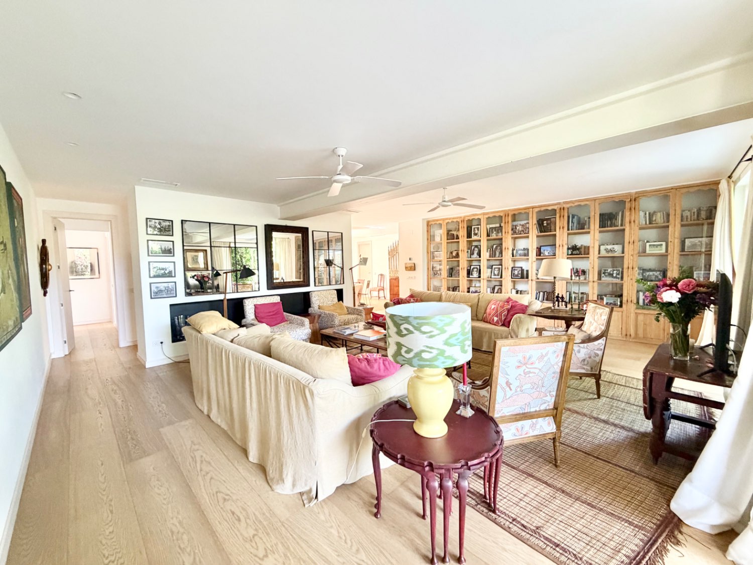 Espléndida casa bungalow junto al Real Club de Golf de Sotogrande con acceso inmediato a la playa