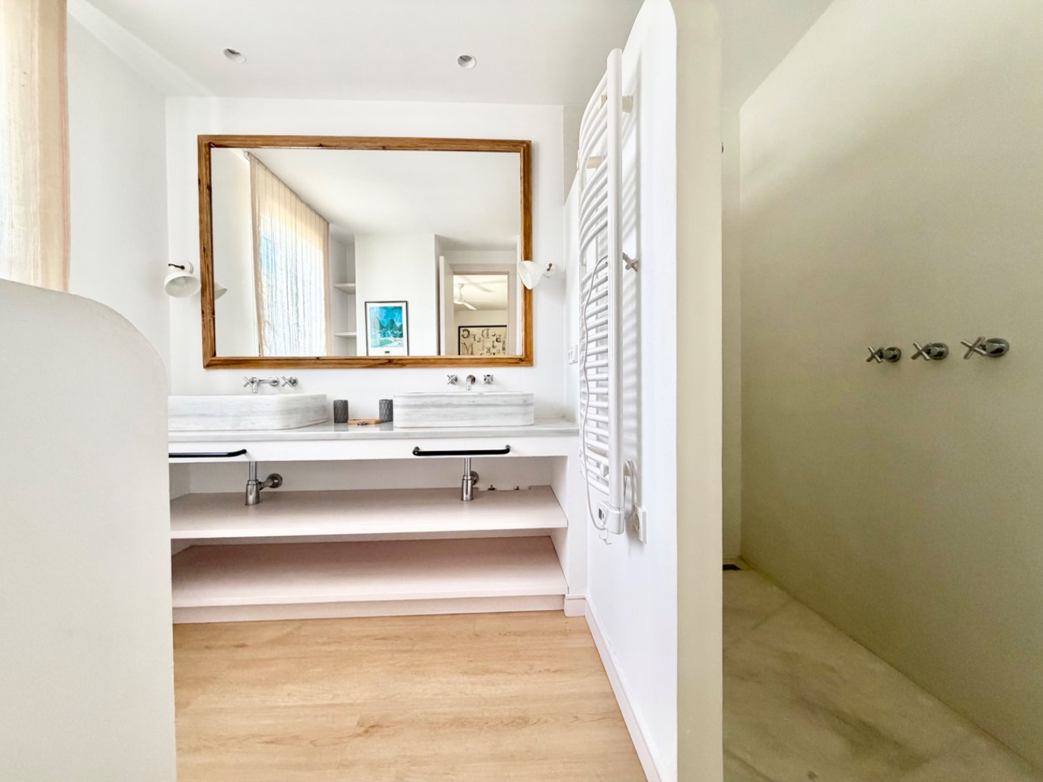 Espléndida casa bungalow junto al Real Club de Golf de Sotogrande con acceso inmediato a la playa