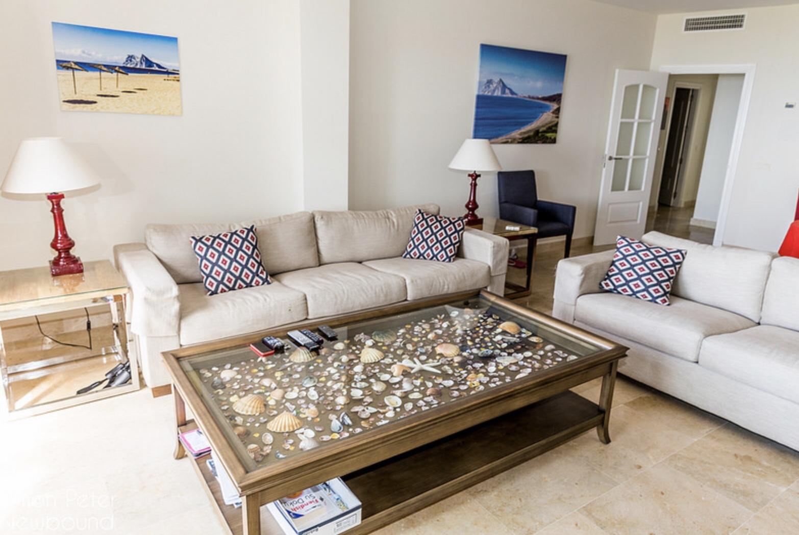 Spectacular sea views from this beautiful apartment located on the beachfront