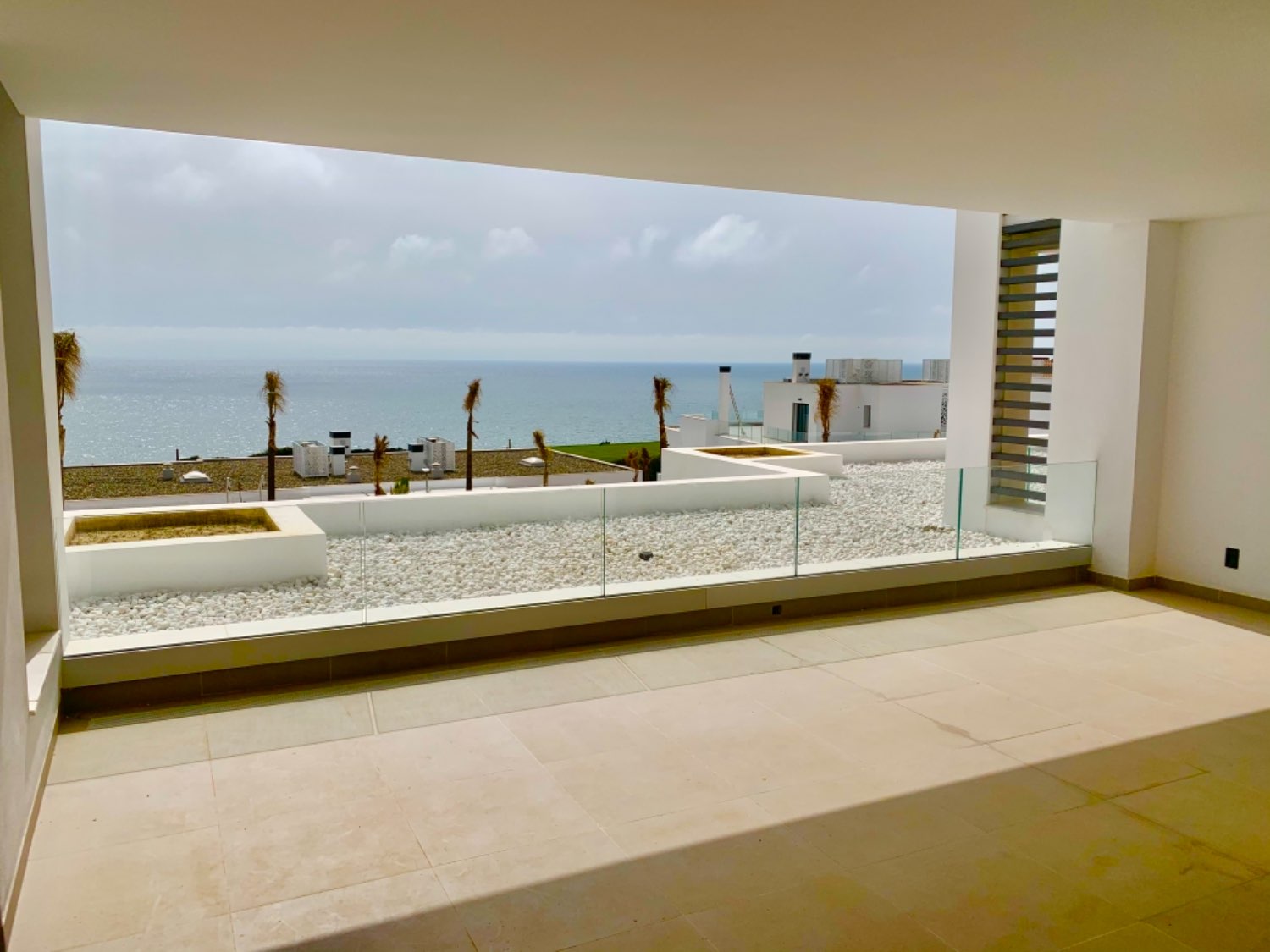 Exklusive seraneue Luxus-Wohnung mit herrlichem Meerblick und Faro Carboneras im The Links Alcaidesa