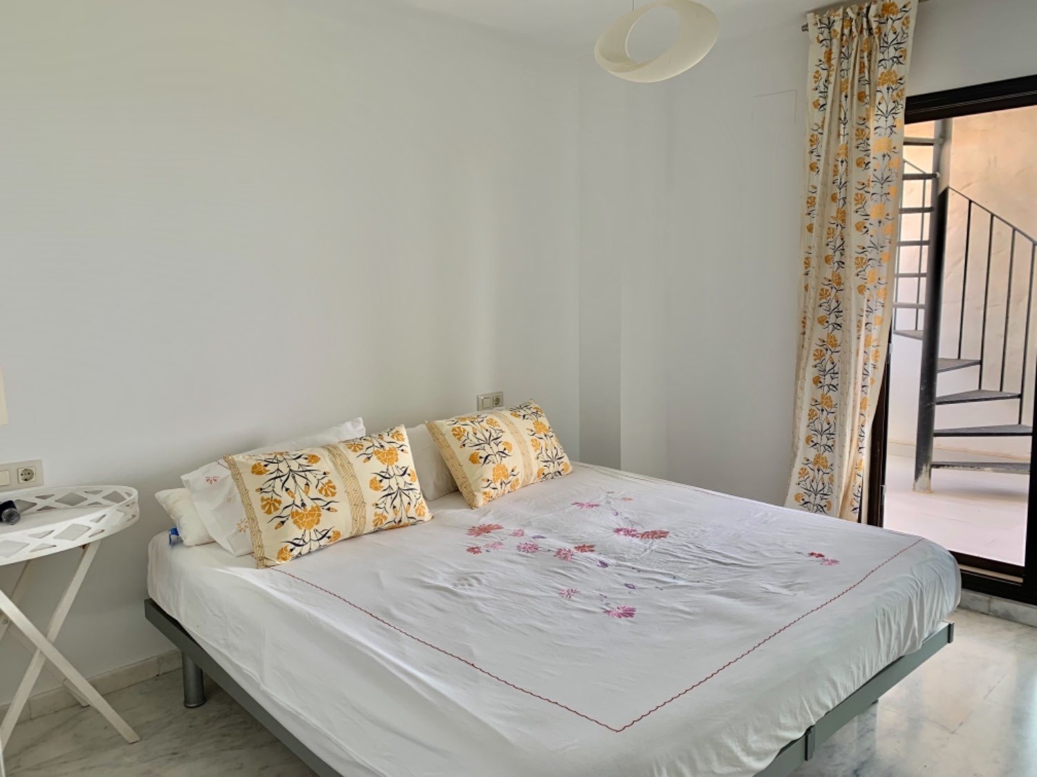 Attico favoloso con grande terrazza con tre camere da letto con splendide viste sul golf e sul mare ad Alcaidesa