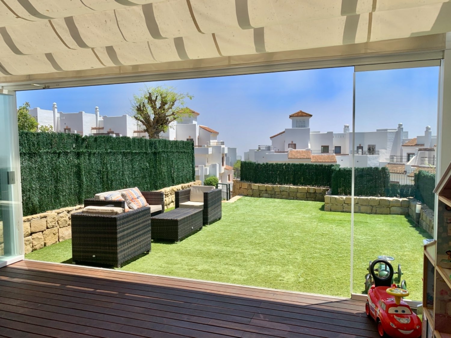 Beautiful four bedroom townhouse a few meters away from Alcaidesa beach and golf course