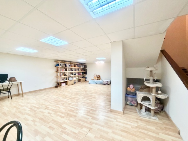 Hermosa casa con preciosas vistas al mar a escasos metros de distancia de la playa en Alcaidesa