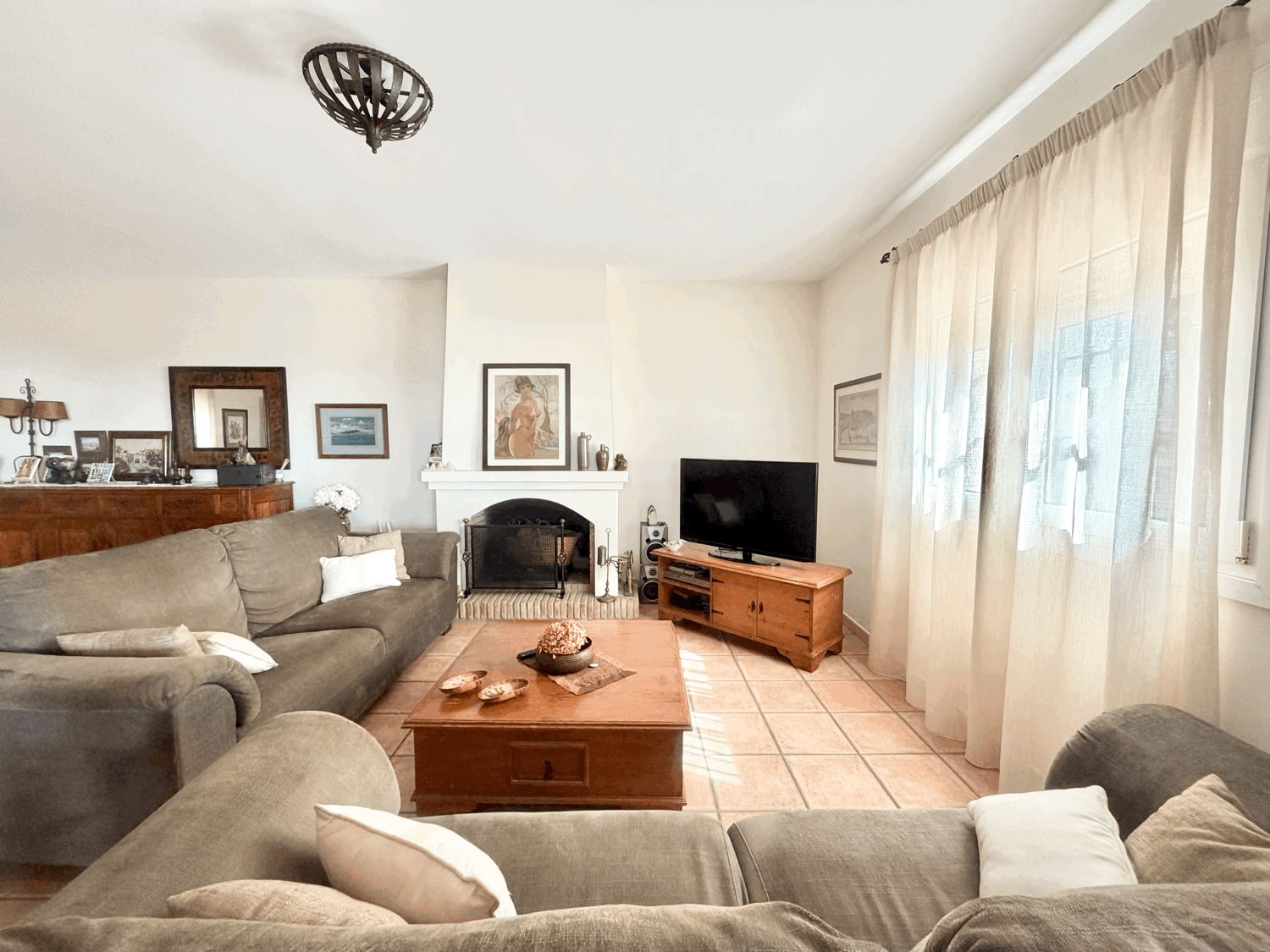 Hermosa casa con preciosas vistas al mar a escasos metros de distancia de la playa en Alcaidesa