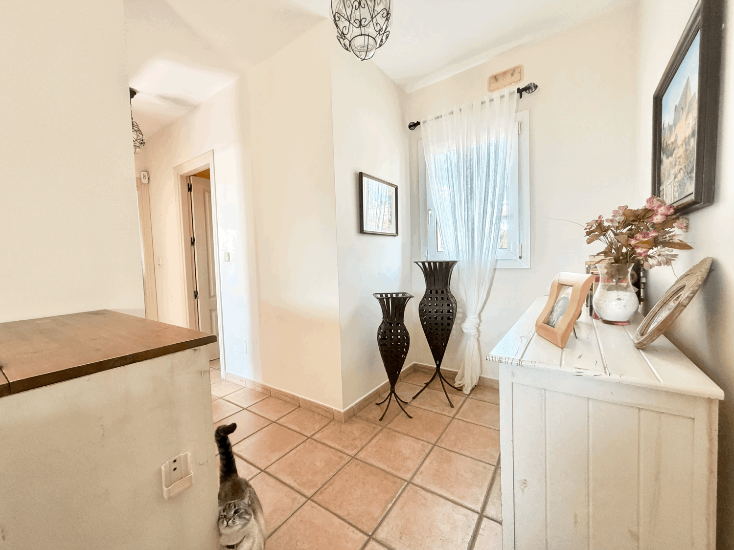 Hermosa casa con preciosas vistas al mar a escasos metros de distancia de la playa en Alcaidesa