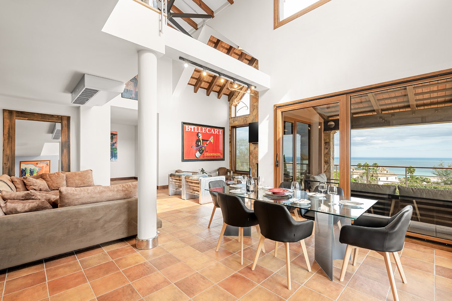 Hermosa y acogedora  villa con espectaculares vistas al mar en Alcaidesa