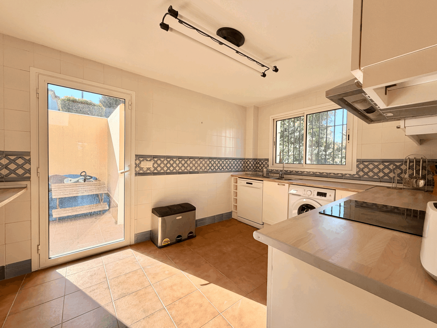 Splendid three-bedroom semi-detached house with garden in Alcaidesa