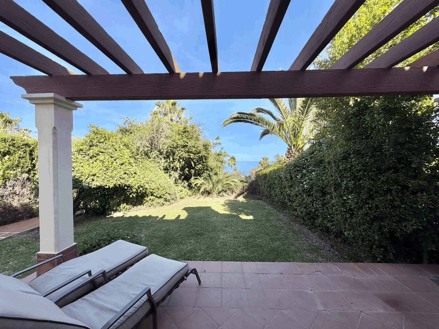 Splendid three-bedroom semi-detached house with garden in Alcaidesa