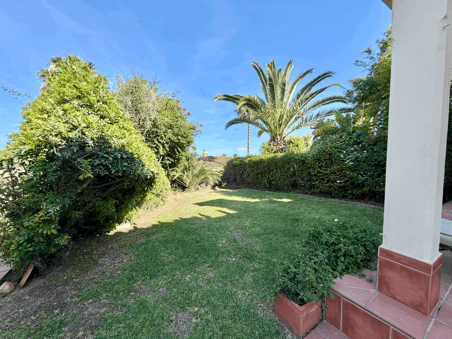 Splendid three-bedroom semi-detached house with garden in Alcaidesa