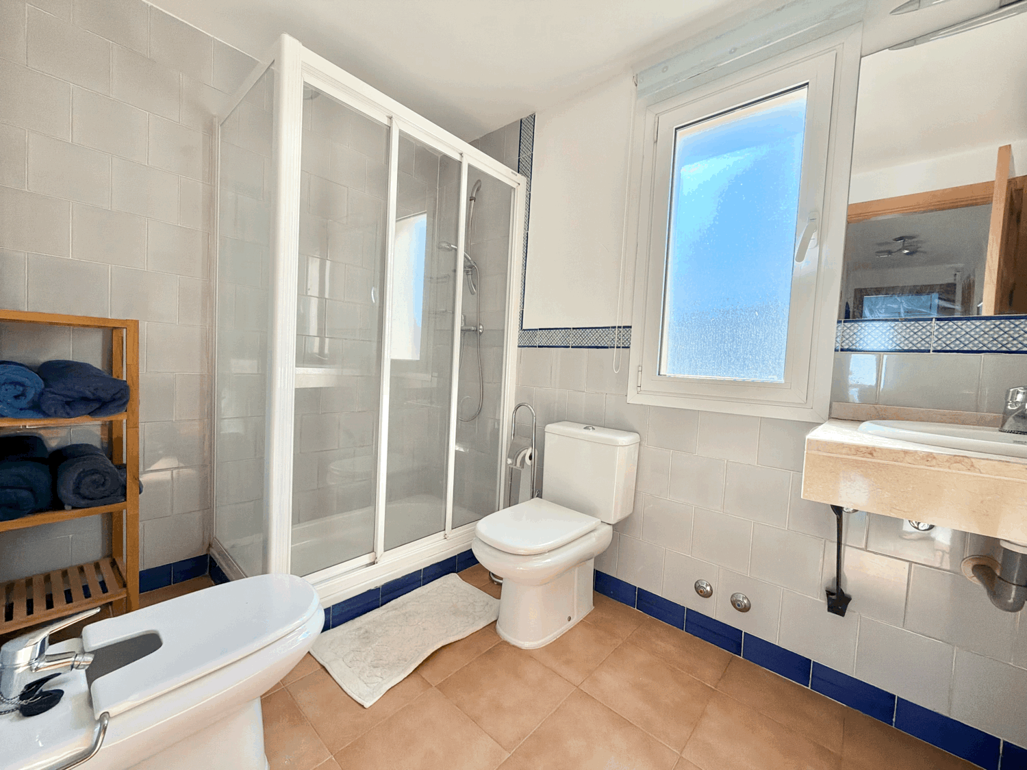 Splendid three-bedroom semi-detached house with garden in Alcaidesa