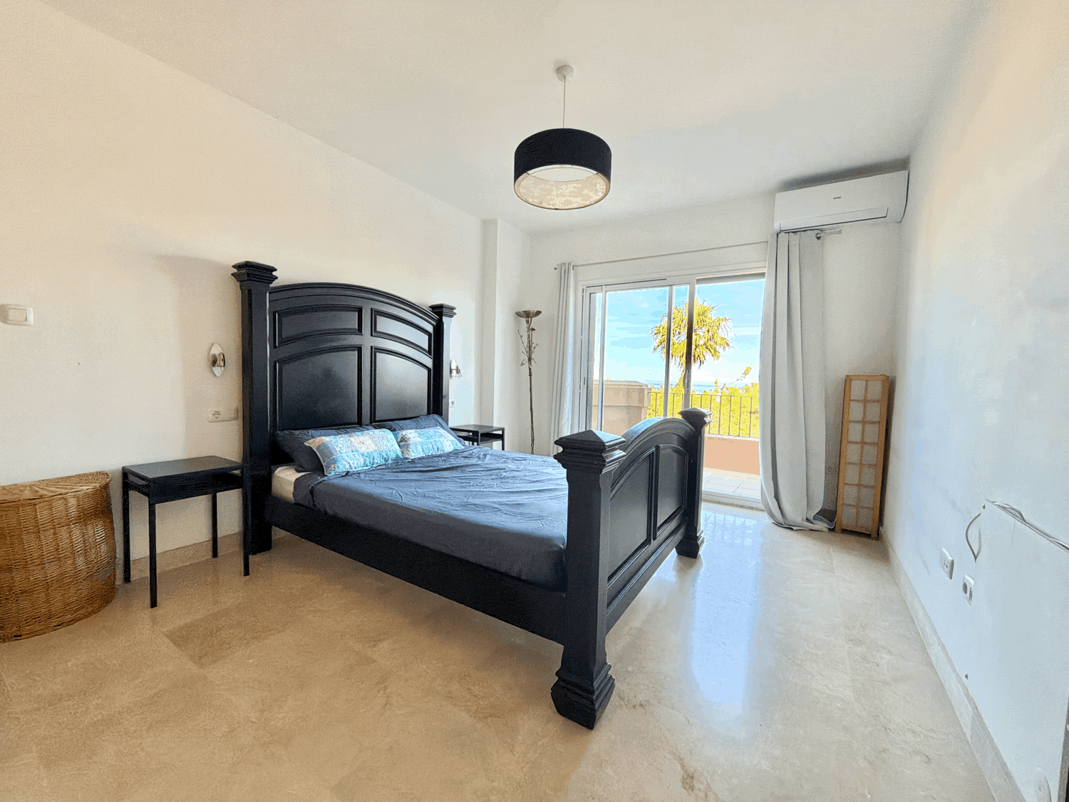 Splendid three-bedroom semi-detached house with garden in Alcaidesa