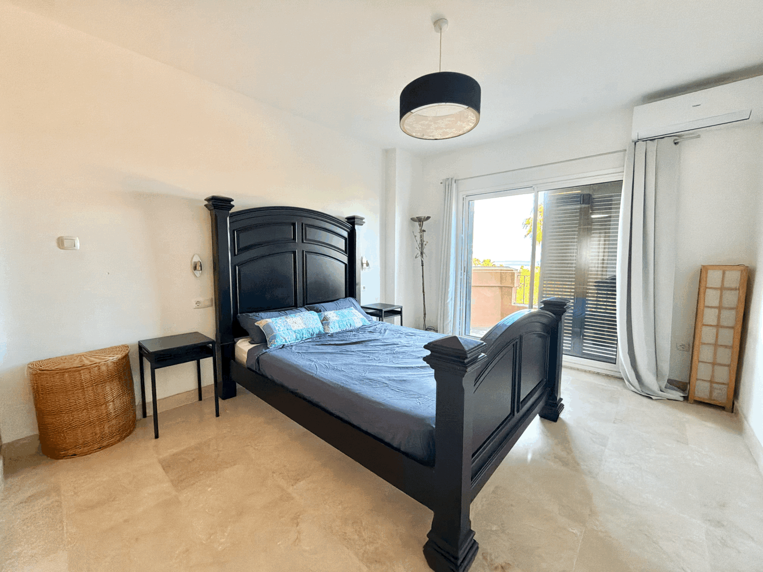 Splendid three-bedroom semi-detached house with garden in Alcaidesa