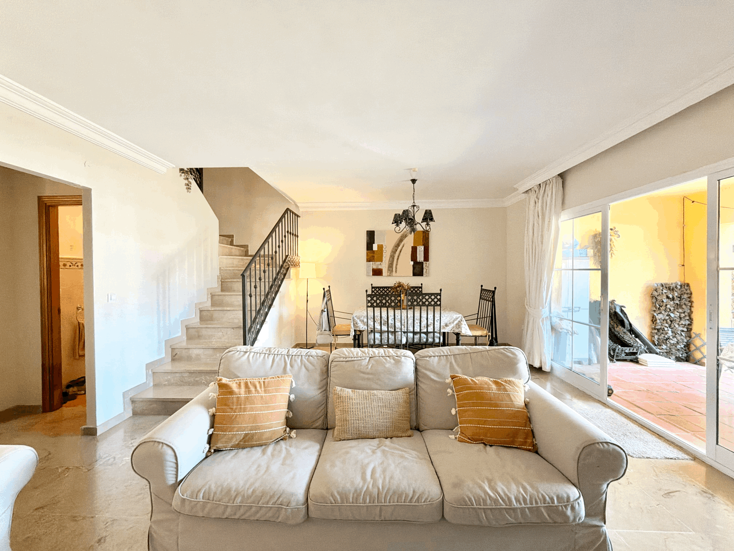Charming four-bedroom townhouse in a gated community with a swimming pool