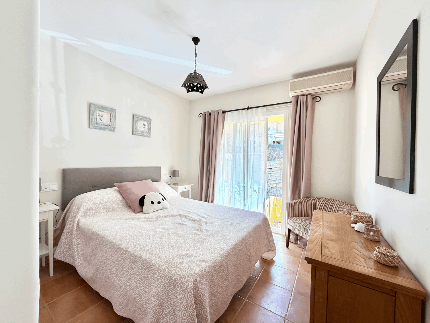 Charming four-bedroom townhouse in a gated community with a swimming pool