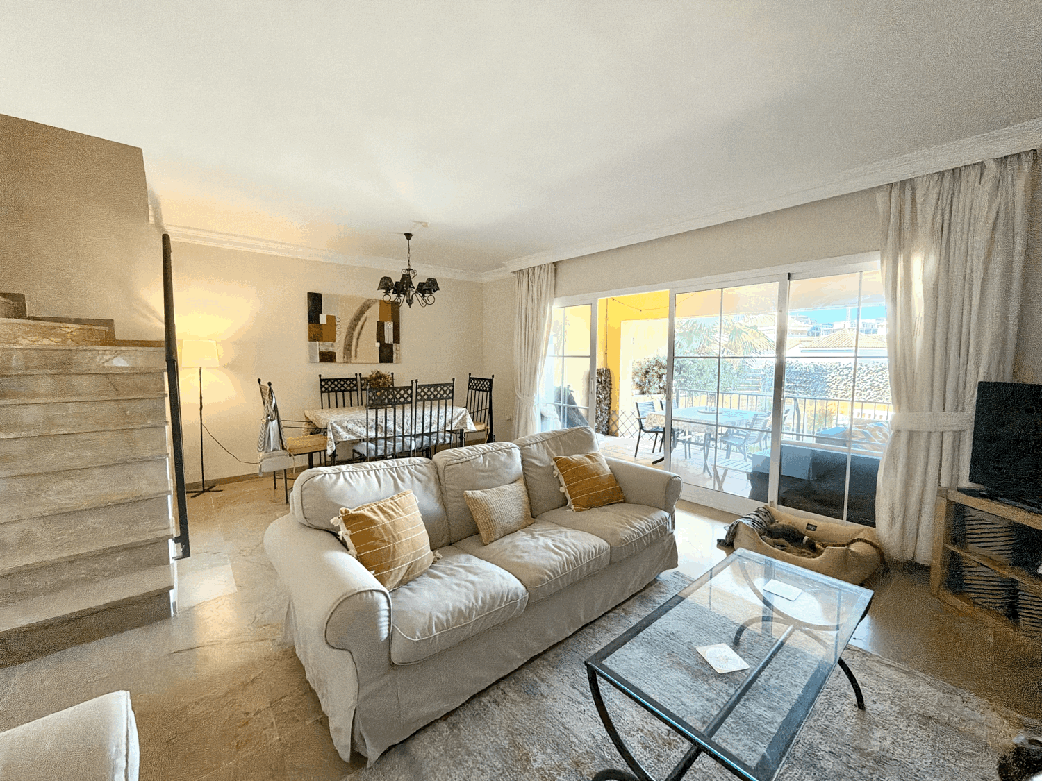 Charming four-bedroom townhouse in a gated community with a swimming pool