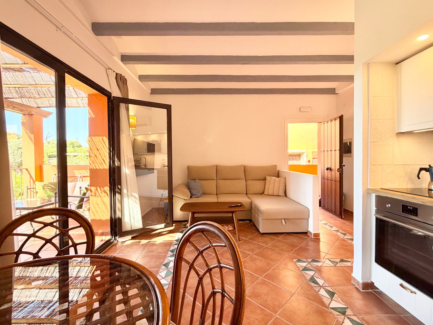 Precioso apartamento de dos dormitorios con vistas al mar y Gibraltar