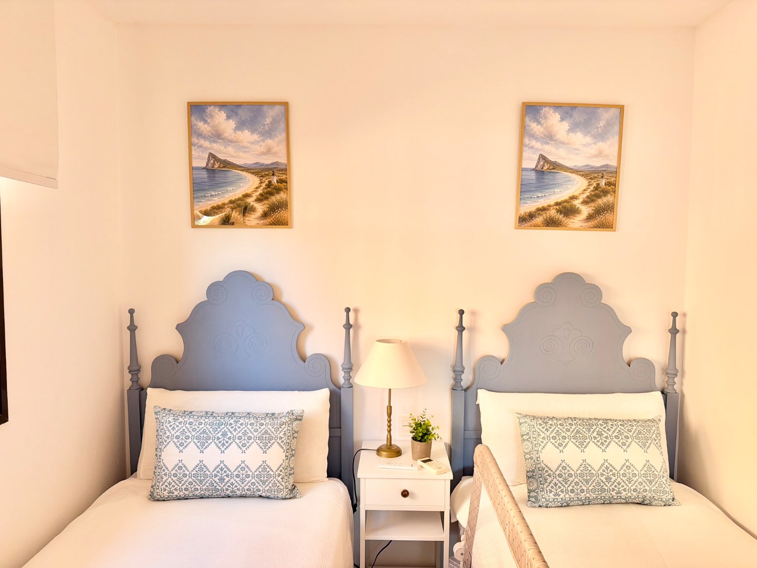 Precioso apartamento de dos dormitorios con vistas al mar y Gibraltar