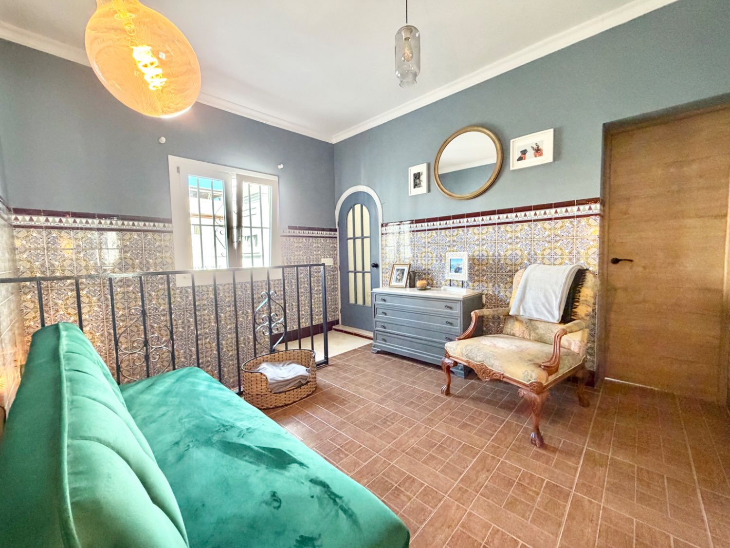 Encantadora casa totalmente reformada muy bien ubicada cerca del centro de La Linea  en zona tranquila