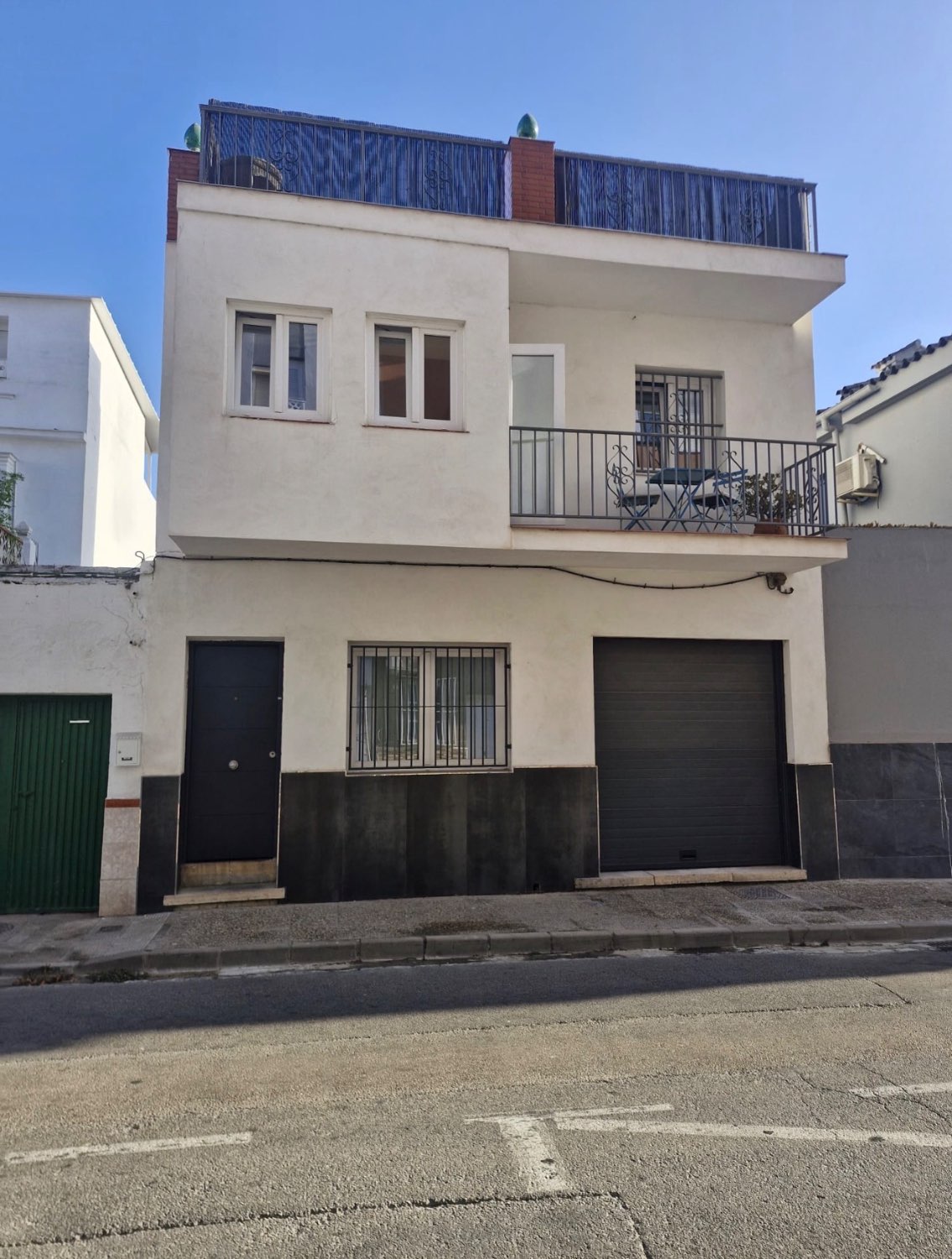 Encantadora casa totalmente reformada muy bien ubicada cerca del centro de La Linea  en zona tranquila