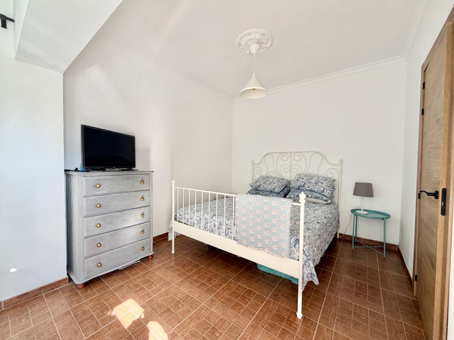 Encantadora casa totalmente reformada muy bien ubicada cerca del centro de La Linea  en zona tranquila